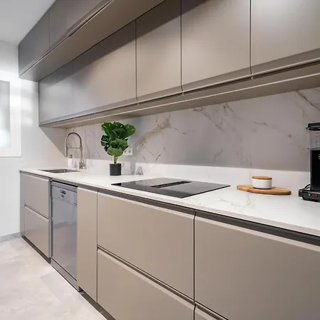 Modern Near Banus & Centro Plaza شقة