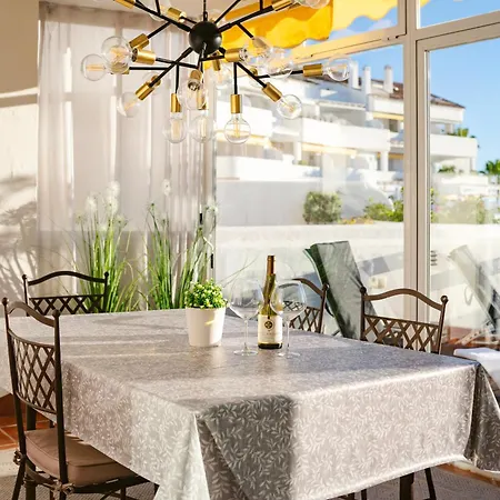 Modern Near Banus & Centro Plaza شقة